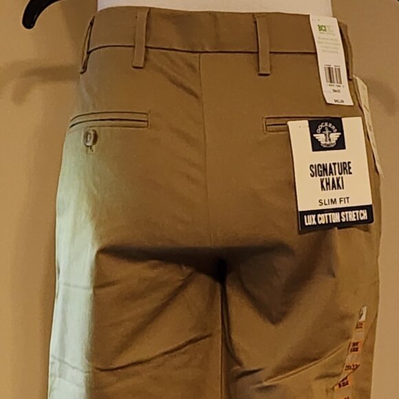 NWT Dockers Signature Khaki Beige Lux Cotton Stretch Shirt Gripper Pants 29x32 - Picture 2 of 9